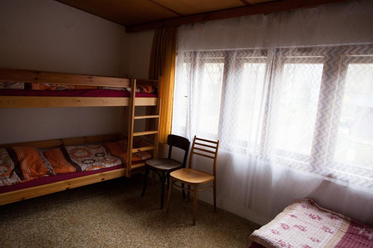 Galerka Lisny Hotell Exteriör bild
