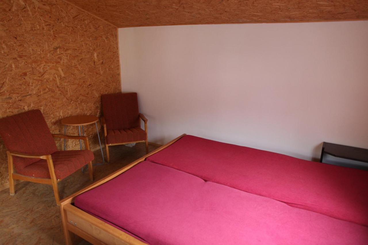 Galerka Lisny Hotell Exteriör bild